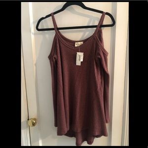 NWT-Cold Shoulder Top